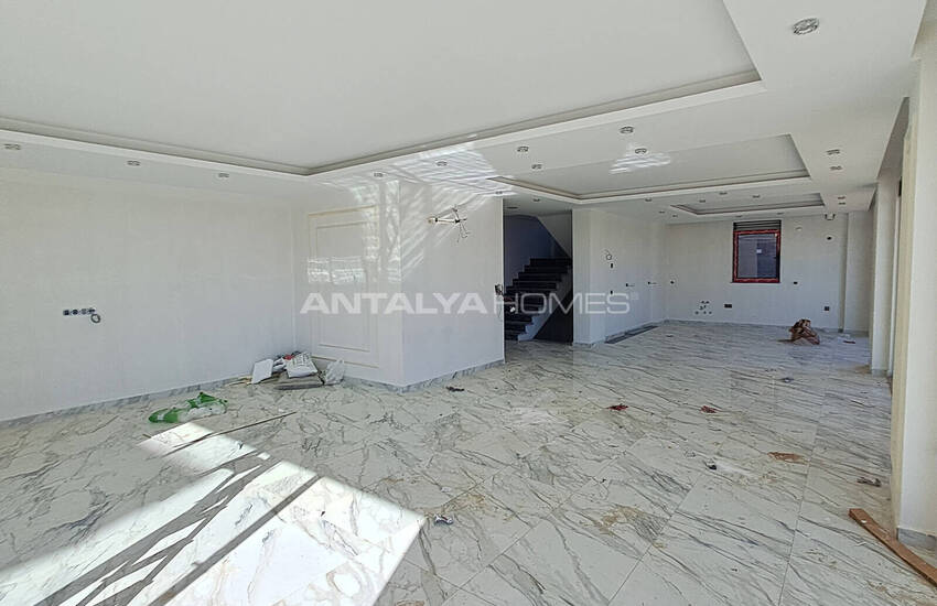 ملک با دید دریا با استخر و باغ خصوصی در آلانیا 31