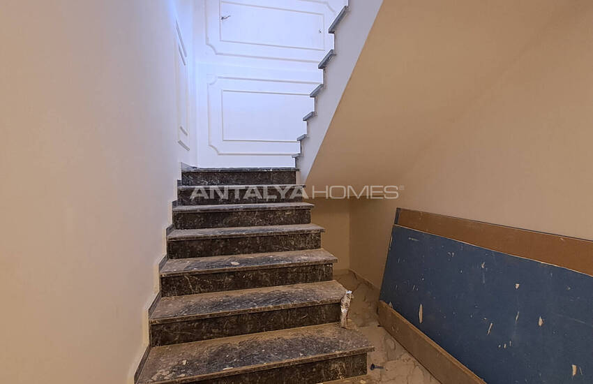 ملک با دید دریا با استخر و باغ خصوصی در آلانیا 28