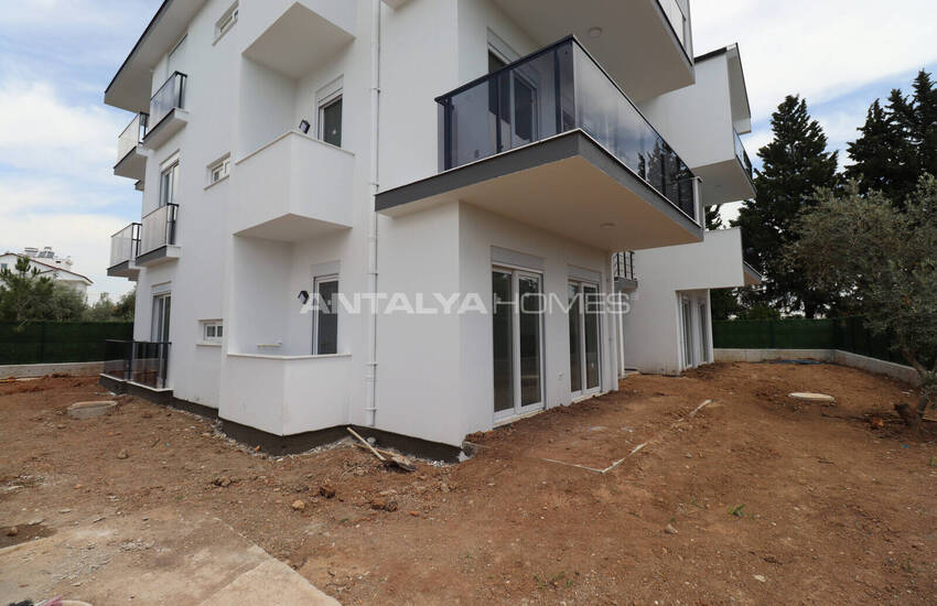 Antalya Döşemealtı'nda Olanaklara Yakın Yarı Müstakil Villa 19