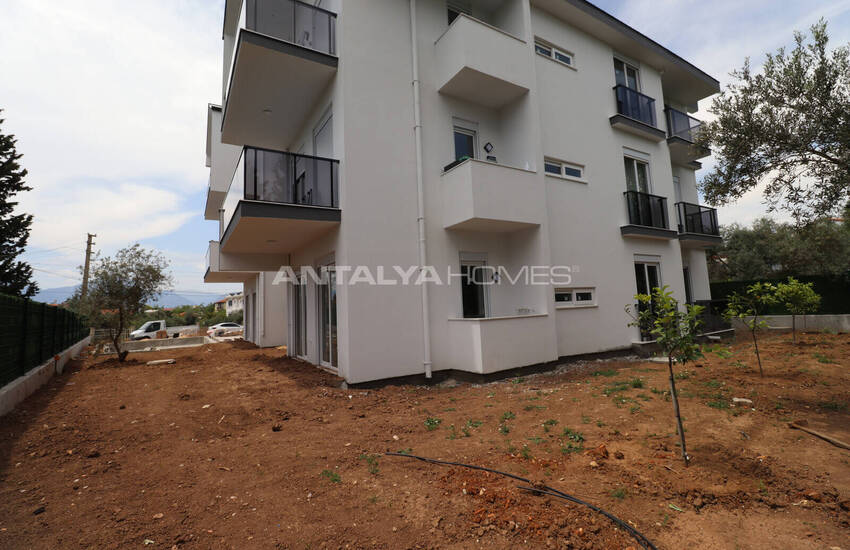 Antalya Döşemealtı'nda Olanaklara Yakın Yarı Müstakil Villa 20