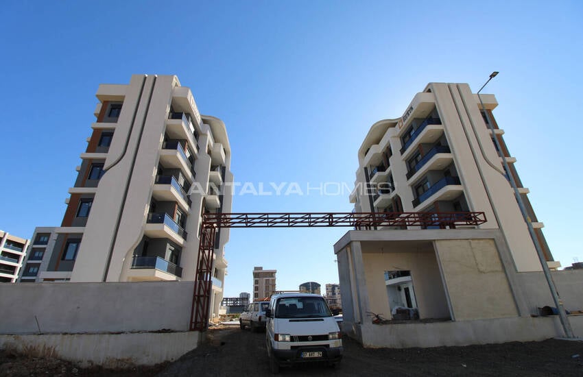 Aksu Altıntaş'ta Havuzlu Sitede 1 Odalı Daire 22