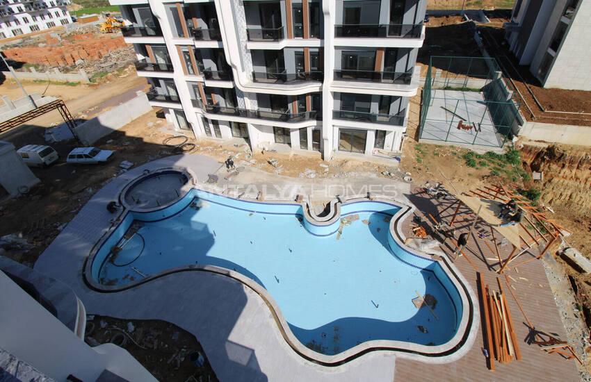 Aksu Altıntaş'ta Havuzlu Sitede 1 Odalı Daire 25