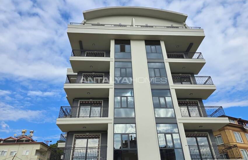 Flats in a Complex with Natural Environment in Alanya Oba 21