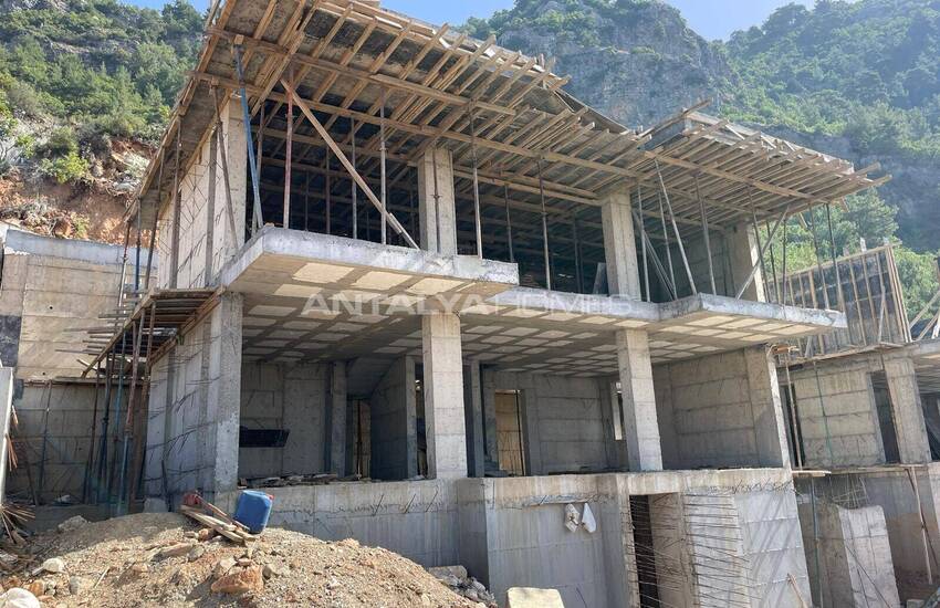 Alanya'da Şık Tasarımlı Deniz Manzaralı Villalar 18