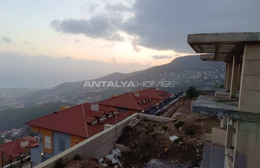 Alanya'da Şık Tasarımlı Deniz Manzaralı Villalar 23