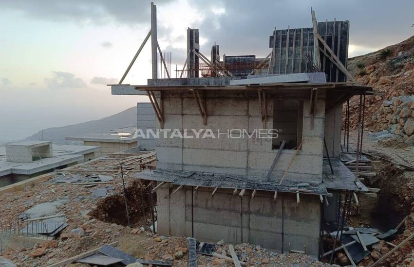 Alanya'da Şık Tasarımlı Deniz Manzaralı Villalar 24