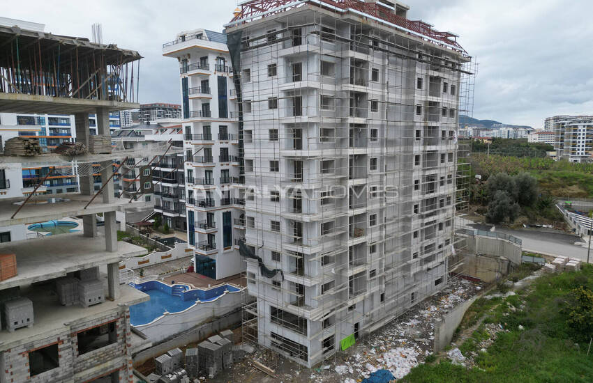 Properties in a Complex with Pool in Alanya Mahmutlar 23