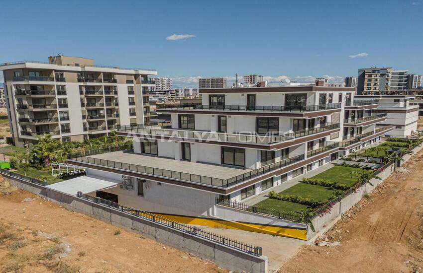 Flats with Private Gardens and Balconies in Aksu Antalya 9