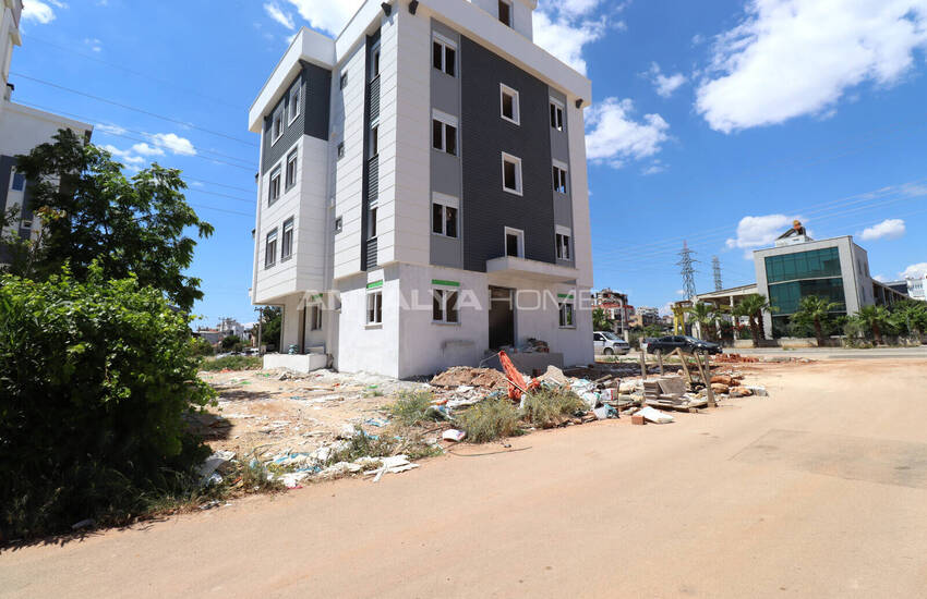 Flats Near the Tram Station in Antalya Kepez 5