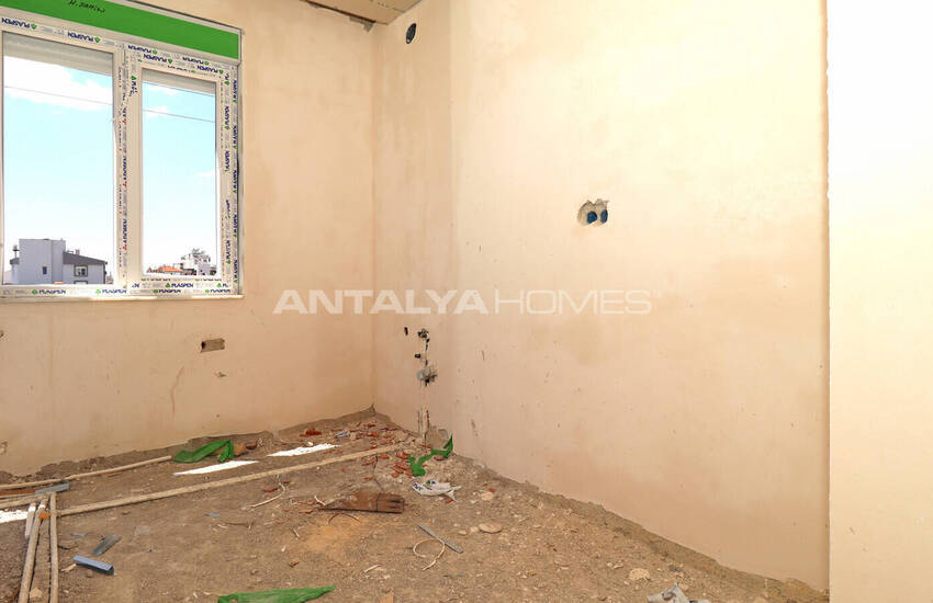 Flats Near the Tram Station in Antalya Kepez 10