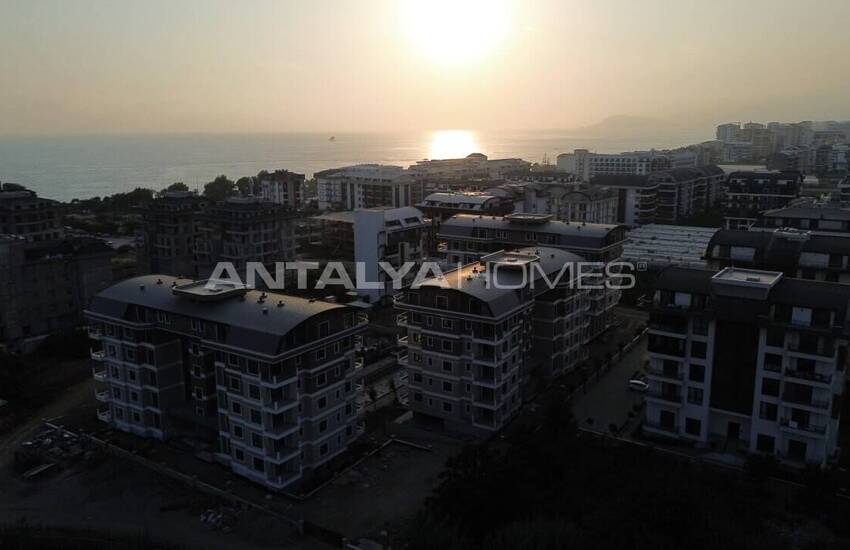 Alanya'da 3 Bloklu Sosyal Olanaklara Sahip Sitede Daireler 23