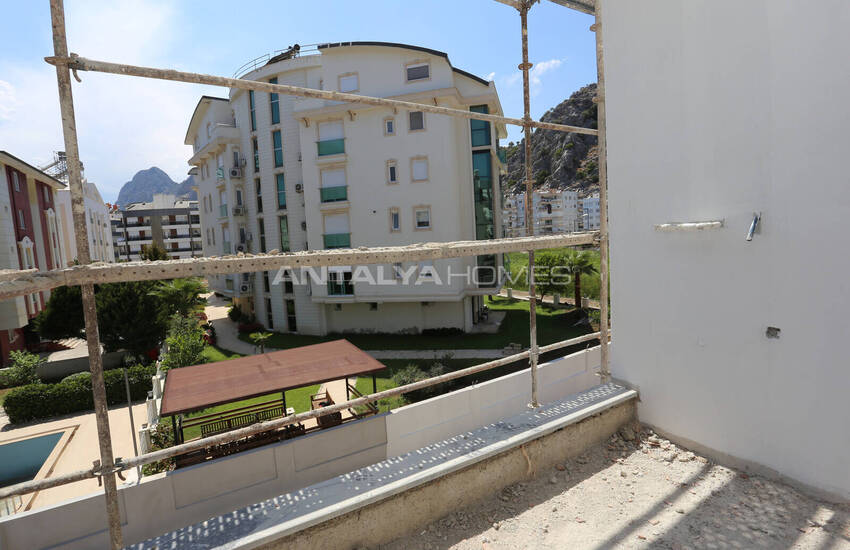 Mountain-view Flats in a Complex with Pool in Konyaalti Antalya 43