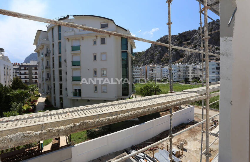 Mountain-view Flats in a Complex with Pool in Konyaalti Antalya 35
