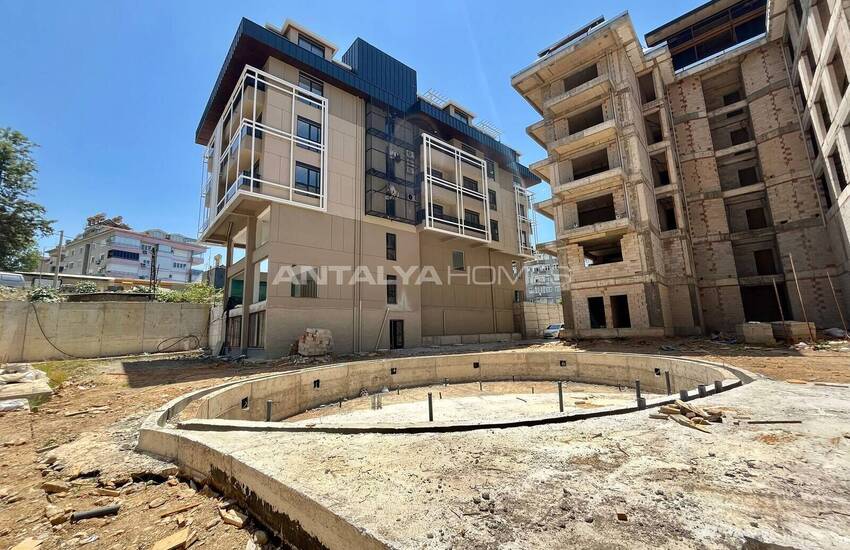 Alanya'da Zengin Olanaklara Sahip Sitede Daireler 17