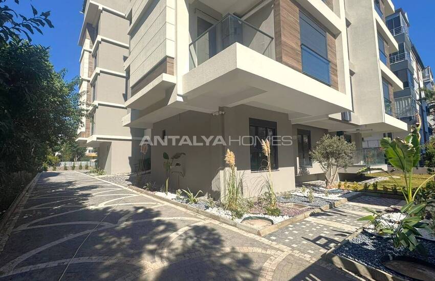 Flats in a Complex with Pool and Parking in Antalya Konyaalti 21