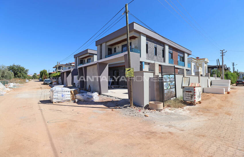 Maison Individuelle De 4 Chambres Avec Piscine À Antalya Dosemealti 24