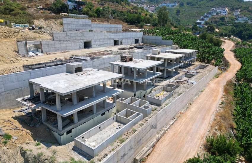 Detached Houses with Private Pools and Gardens in Alanya 26