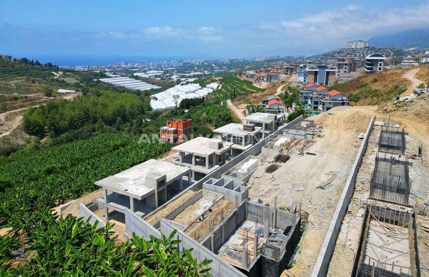 Alanya'da Özel Havuzlu ve Bahçeli Müstakil Evler 32