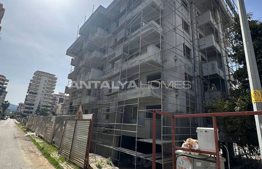 Alanya'da Denize Yakın Havuzlu Sitede Manzaralı Şık Daireler 11