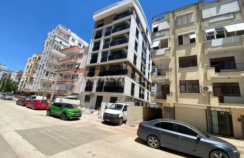 Antalya Muratpaşa'da Denize 2 Km Mesafede Daireler 18
