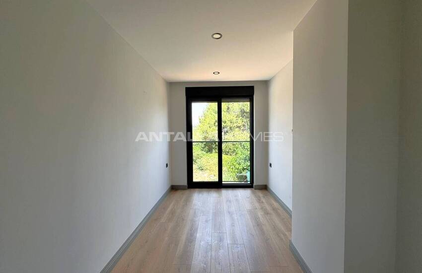 Wohnungen Mit Balkon Und Garten In Konyaalti 10