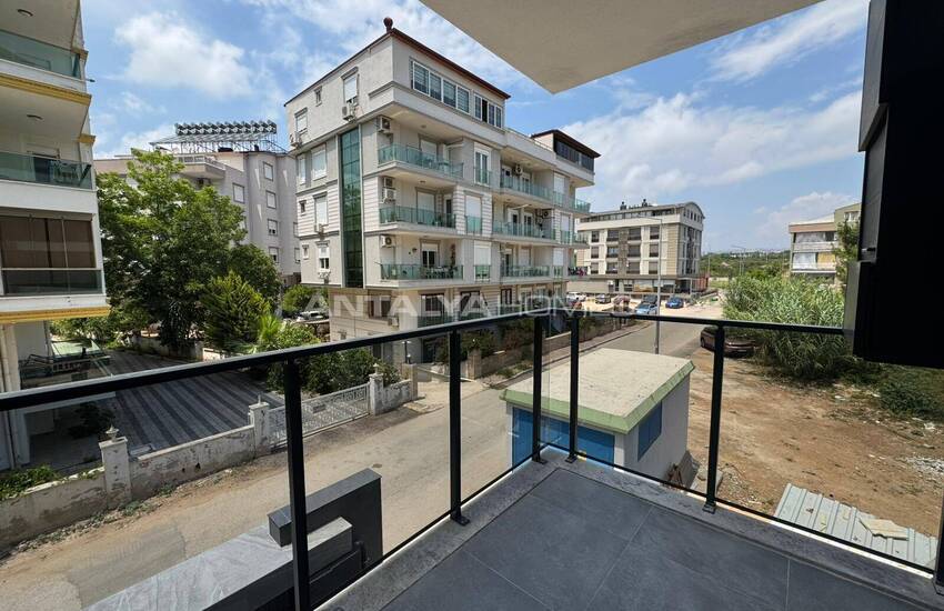 Wohnungen Mit Balkon Und Garten In Konyaalti 12