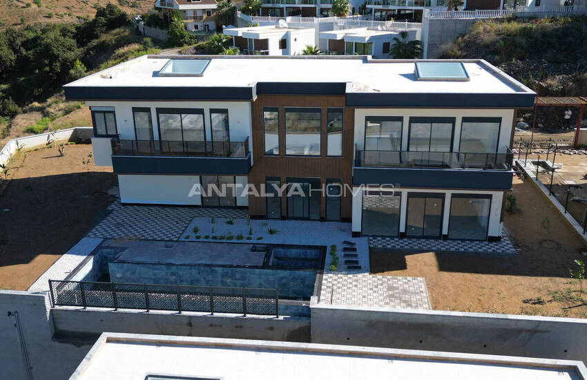 Sea View Houses with Pool for Sale in Alanya 37