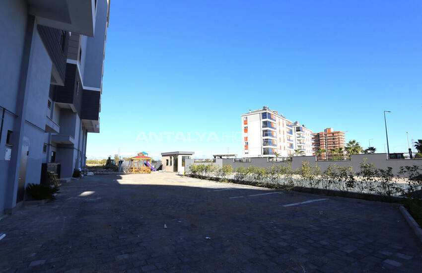 شقق في مجمع سكني يضم مسبحًا وموقف سيارات في أنطاليا 25