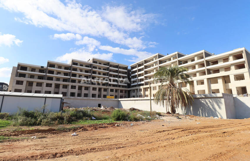 Antalya Altıntaş'ta Havuzlu Sitede Şık Tasarımlı Daireler 7