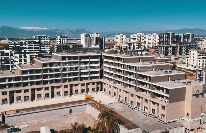 Antalya Altıntaş'ta Havuzlu Sitede Şık Tasarımlı Daireler 3