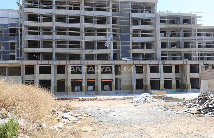 Elegant Flats in a Complex with a Pool in Antalya Altıntas 8