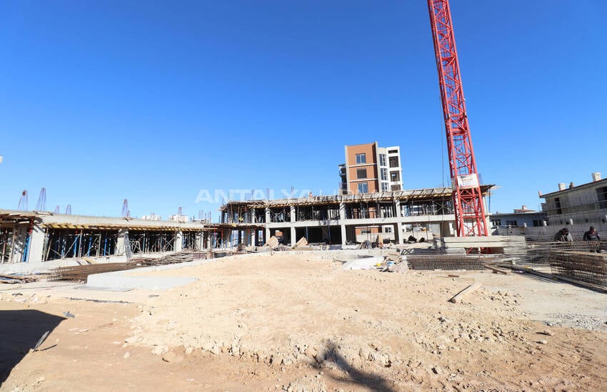 Antalya Altıntaş'ta Zengin Olanaklı Sitede Şık Daireler 31