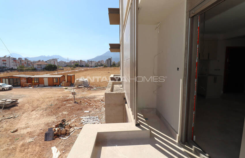 Mountain-view Flats in Döşemealtı with Pool 14