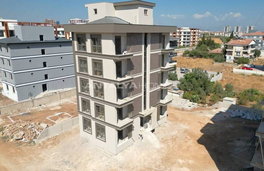 Mountain-view Flats in Döşemealtı with Pool 5