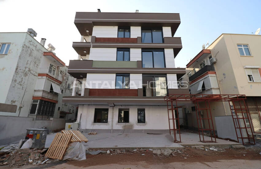 Antalya Kepez'de Tramvaya Yakın Geniş Daireler 26