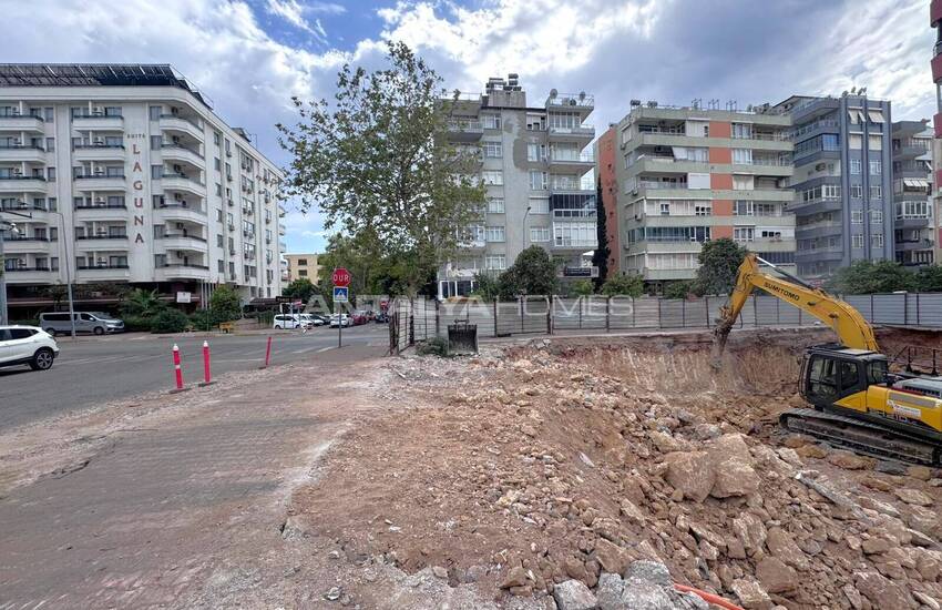 Apartments Near the Main Road and Sea in Antalya Muratpaşa 3