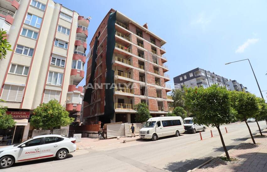 Antalya Muratpaşa'da Anayola ve Denize Yakın Sitede Daireler 11