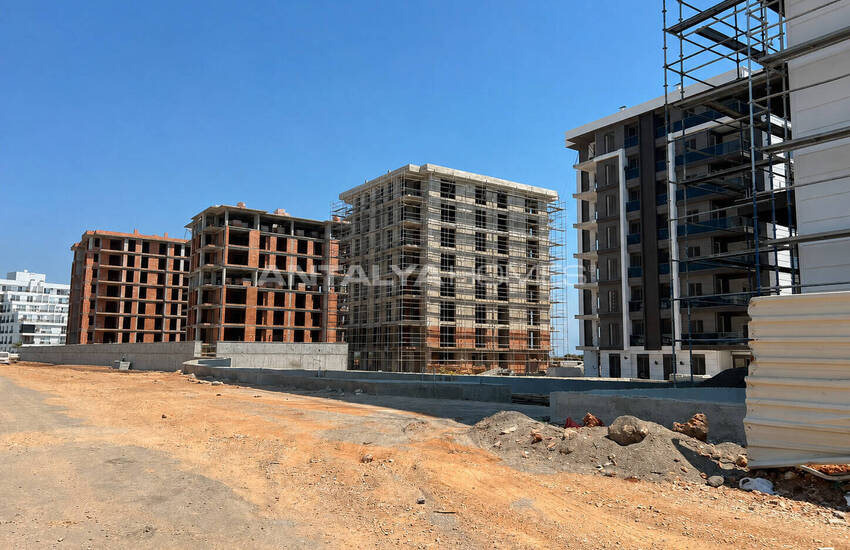 Antalya Kepez'de Havuzlu Site İçinde Sıfır Daireler 15