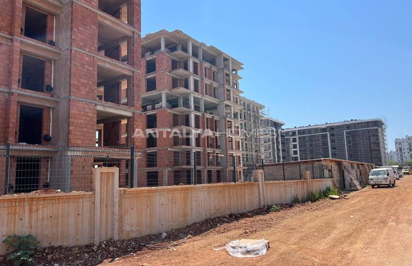 Antalya Kepez'de Havuzlu Site İçinde Sıfır Daireler 14