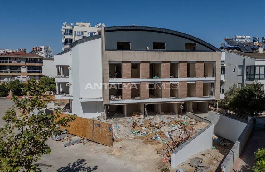 Antalya Muratpaşa'da Olanaklara Yakın Havuzlu Sitede Şık Daireler 18