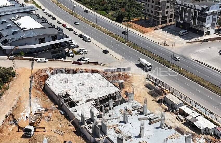 Alanya'da Merkezi Konuma Sahip İş Merkezinde Ticari Gayrimenkuller 25