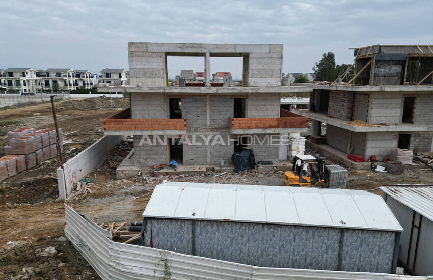 4-bedroom Triplex House with Pool and Garden in Belek 19