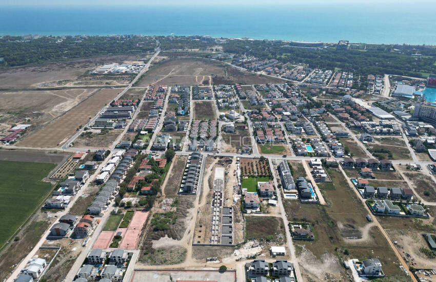 4-bedroom Triplex House with Pool and Garden in Belek 30