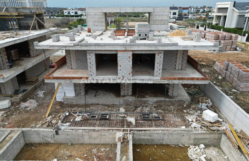 4-bedroom Triplex House with Pool and Garden in Belek 31