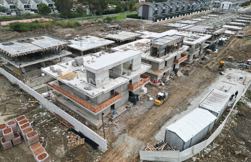 4-bedroom Triplex House with Pool and Garden in Belek 26