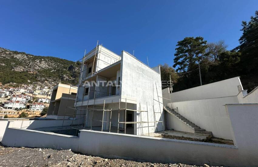 Detached 4-bedroom Sea View Villa with Pool in Alanya 16