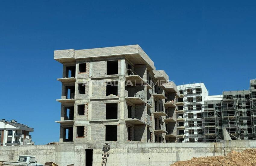 Antalya Altıntaş'ta Ortak Havuzlu Şık Daireler 8