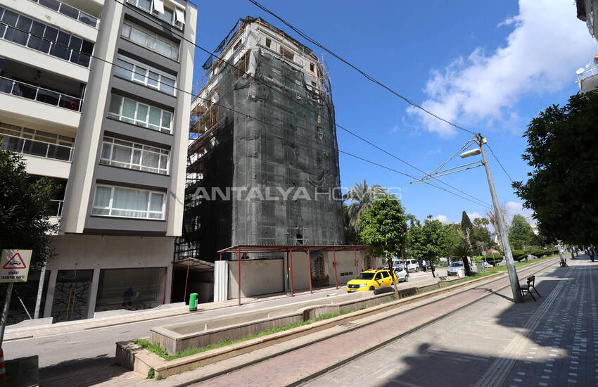 Antalya Işıklar Caddesi'nde Denize Yürüme Mesafesinde Daireler 12