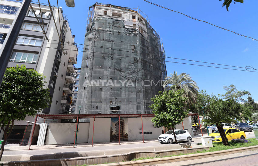 Antalya Işıklar Caddesi'nde Denize Yürüme Mesafesinde Daireler 13