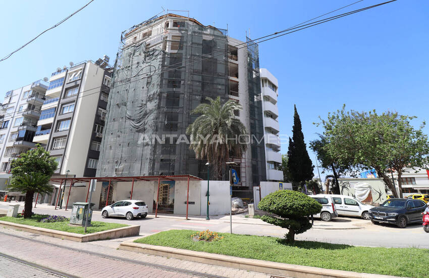 Antalya Işıklar Caddesi'nde Denize Yürüme Mesafesinde Daireler 14